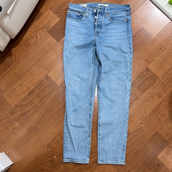 Levi’s Jeans - Picture 1 of 2